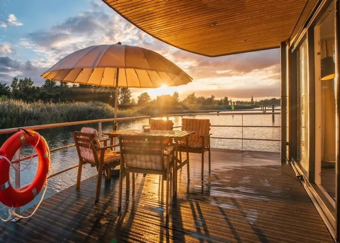 Hausboot Grasshopper Hotel na wodzie Klitten